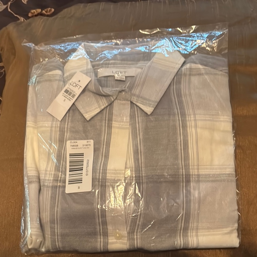 LOFT Gray and White Blouse Lightweight Versatile Top